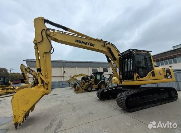 Стекло заднее для эксаватора Komatsu PC 200 7 сер