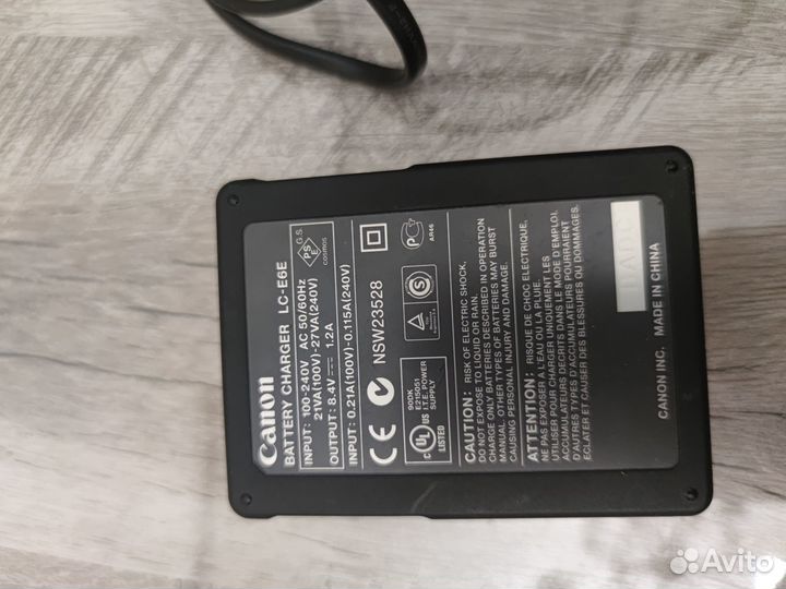 Зарядное устройство Canon LC-E6E