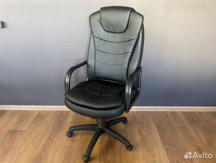 Компьютерное кресло. Гарантия 1 год