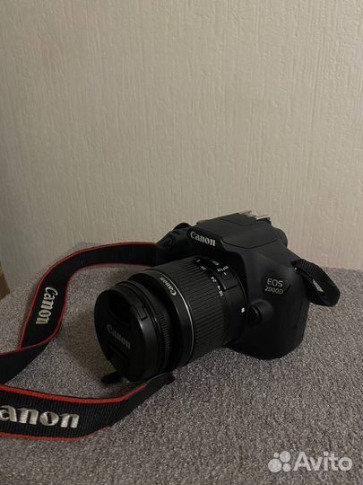 Фотоаппарат Canon EOS 2000D