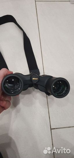 Бинокль Nikon Aculon