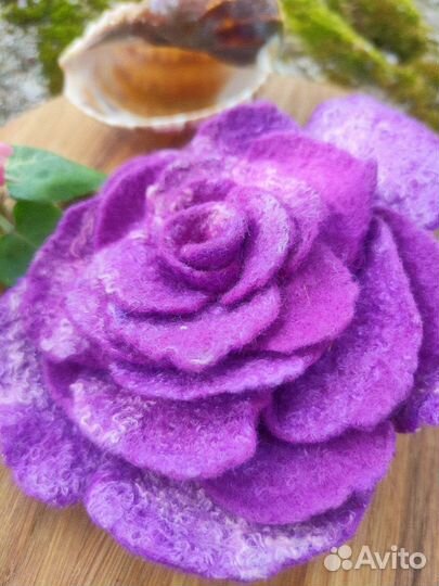 Брошь из валяной шерсти