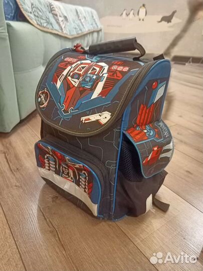 Рюкзак для мальчика школьника