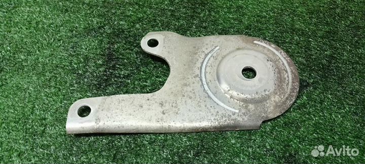 Кронштейн задней балки левый Audi Audi A8 4E 20