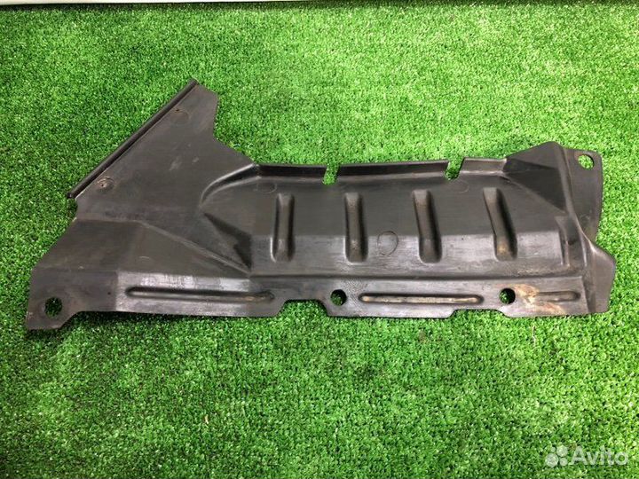 Пыльник бампера Nissan Almera N16 1.5 QG15 2005