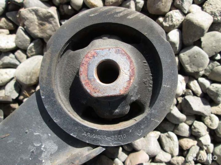 Крепление редуктора Toyota Allion ZZT245 1ZZ-FE