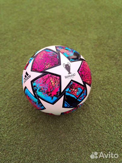 Футбольные мячи Adidas