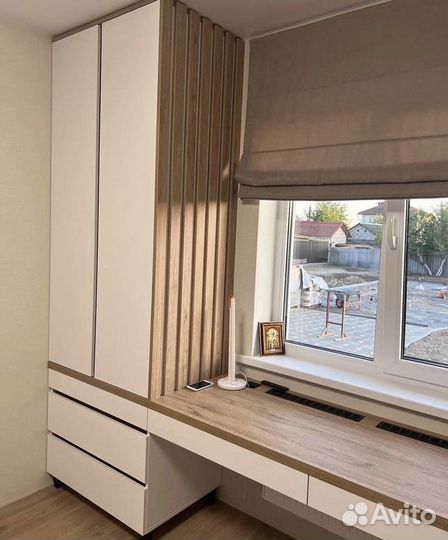 Письменный стол в детскую