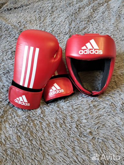 Набор боксерские перчатки и шлем adidas