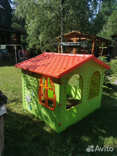 Детский игровой домик, стол, стульчики и машина