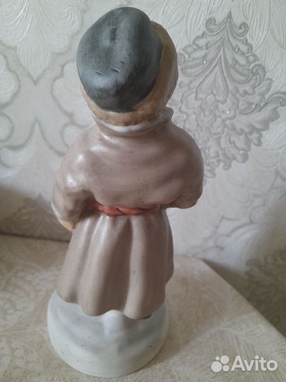 Фарфоровые статуэтки