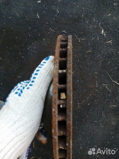 Тормозной диск передний Nissan Cube Z11