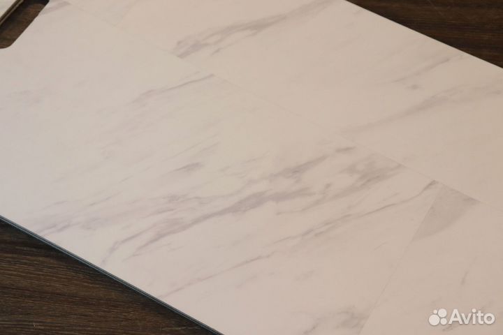 Кварцвиниловая плитка под мрамор замковая