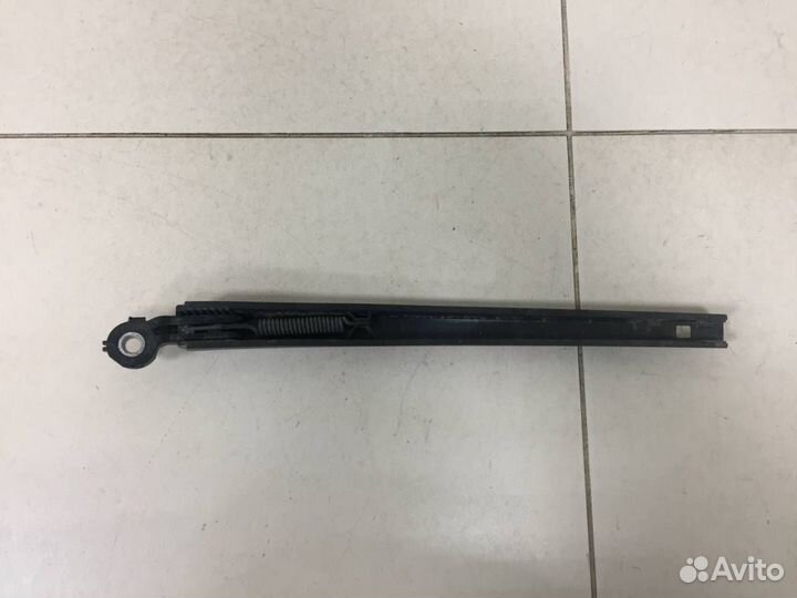 Поводок стеклоочистителя задний Skoda Rapid 2012-2