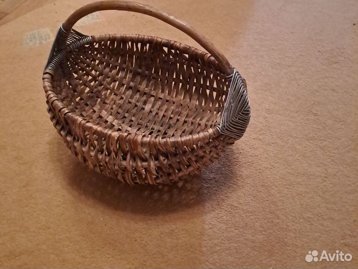 Корзина плетеная
