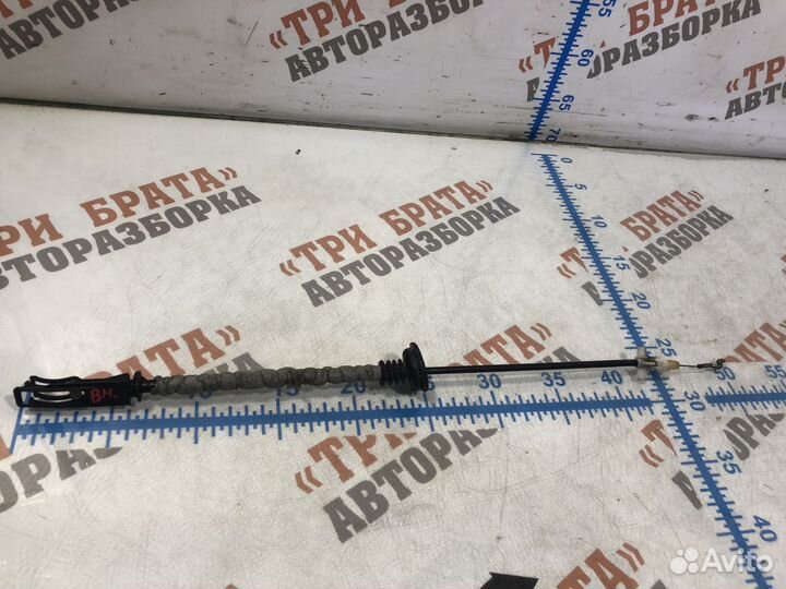 Фольксваген Поло Трос передней двери Лев