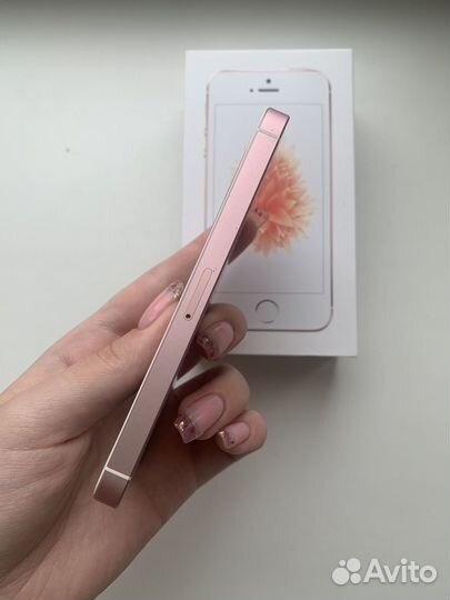 iPhone SE, 32 ГБ