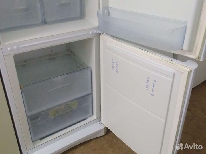 Холодильник б/у indesit 180 см