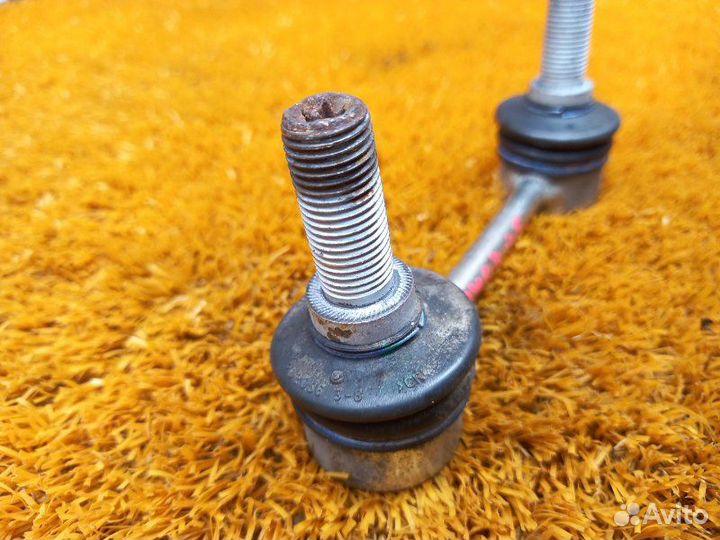 Стойка стабилизатора задняя правая Mercedes-Benz