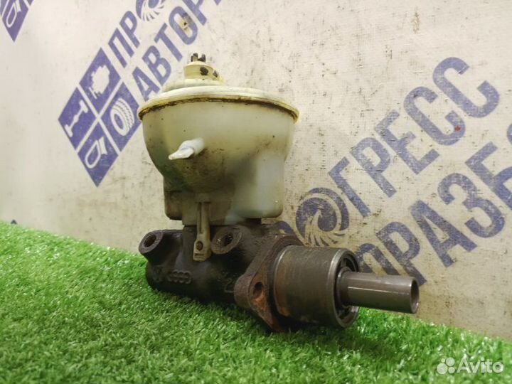 Главный тормозной цилиндр Volkswagen Golf 3