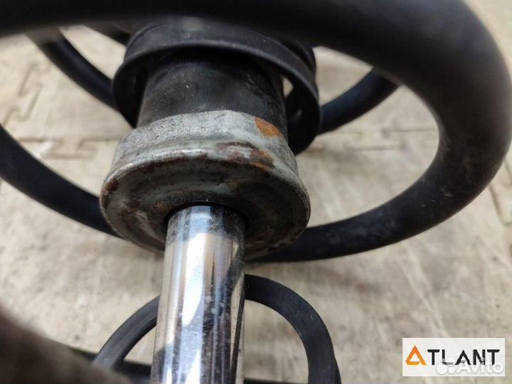 Стойка передняя левая suzuki swift