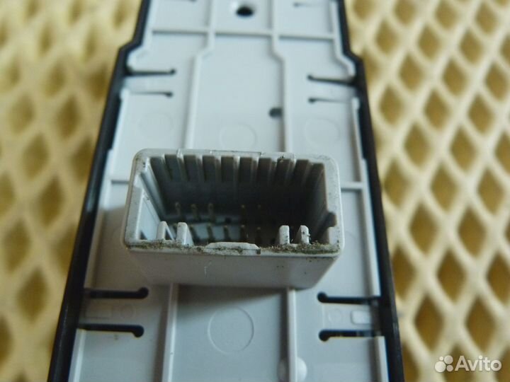 Блок управления стеклоподъемниками Renault Megane III 2009-2016 (809610006R)