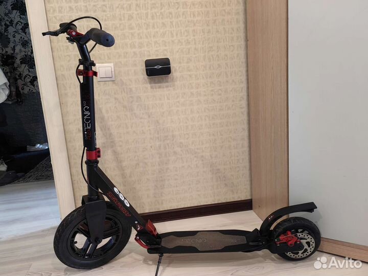 Самокат взрослый с большими колесами Tempish