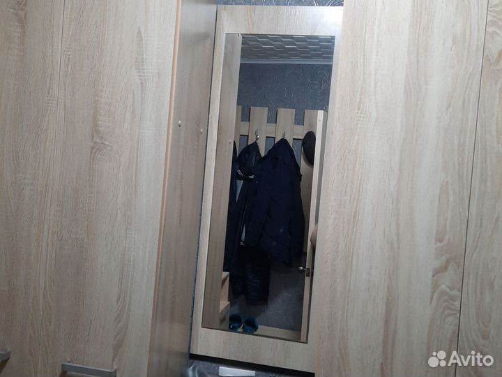 Зеркало настенное