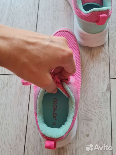 Кроссовки для девочки