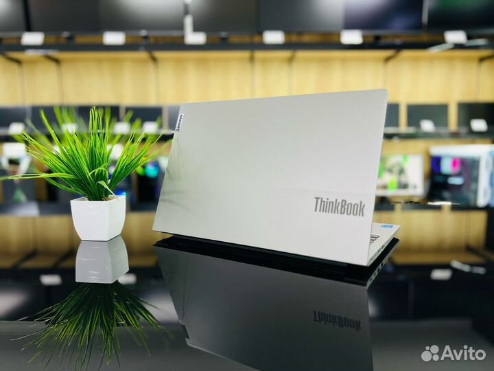 Мощный ноутбук Lenovo 15.6