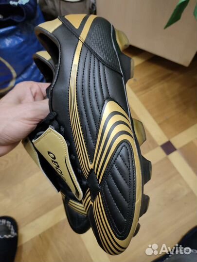 Футбольные бутсы