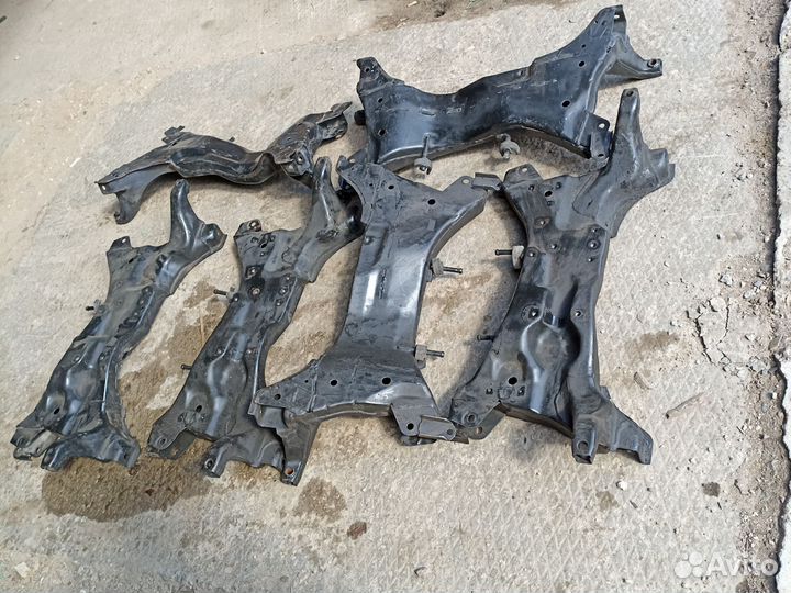 Подрамник lancer 9