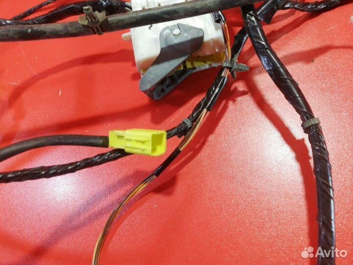 Проводка салона левая Nissan Navara D40M YD25ddti