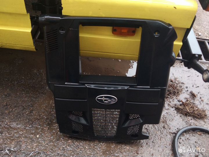 Крышка двигателя Subaru Legacy BPH Forester