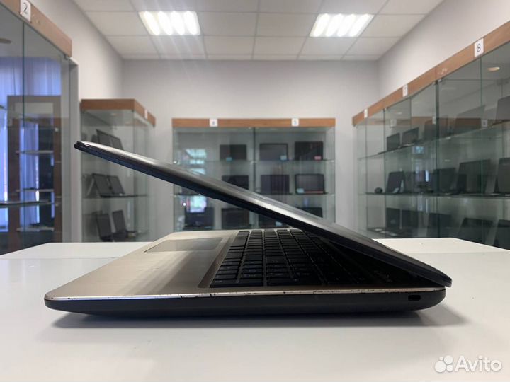 Игровой Asus (Pentium Silver/ 8gb/ MX110/ SSD)