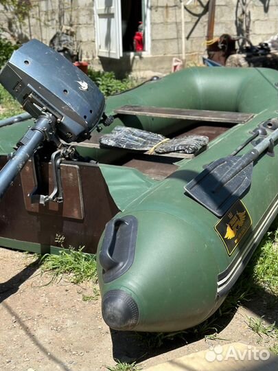 Лодка с мотором