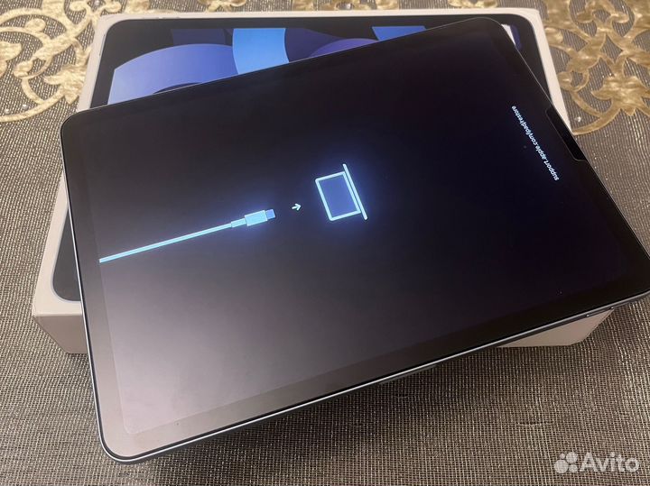 Продам на запчасти iPad Air 4