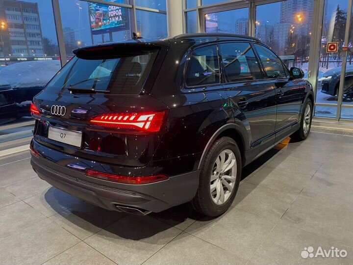 Audi Q7 2.0 AT, 2024