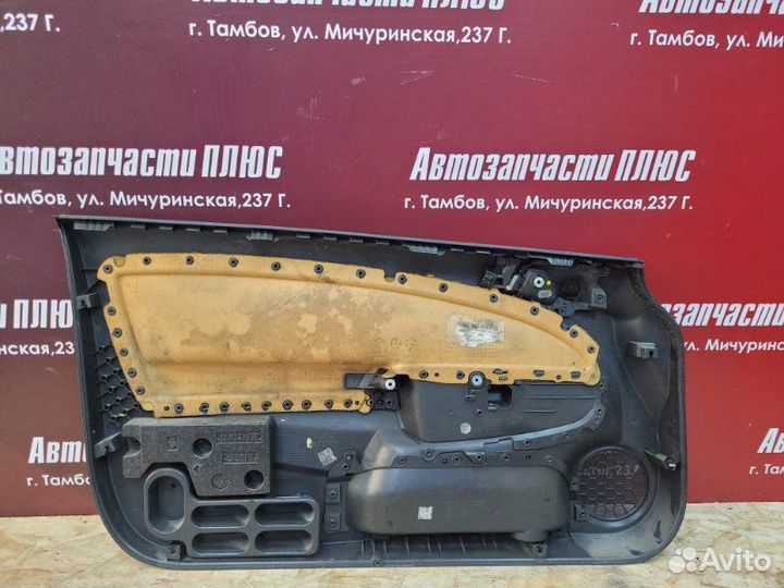 Обшивка боковой двери передняя правая Opel Corsa