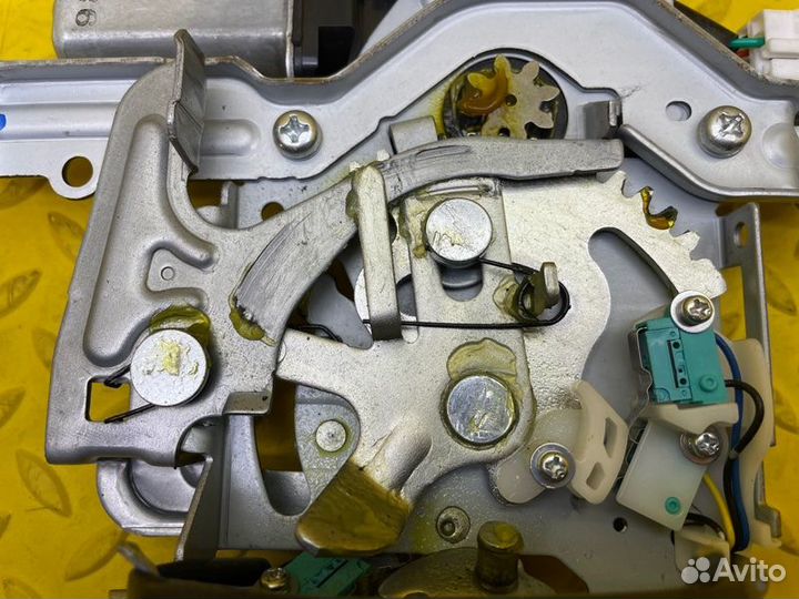 Б/У замок багажника - В хорошем состоянииn