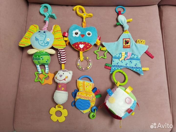 Подвеска игрушка погремушка на коляску кроватку