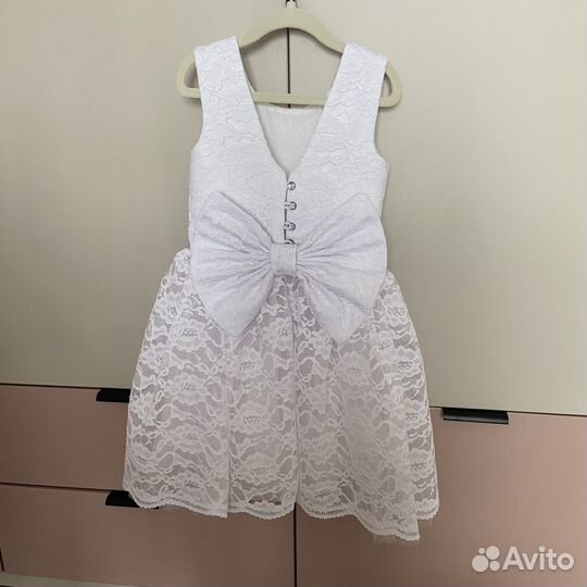 Платье нарядное на девочку 122