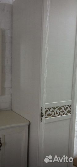 Продам шкаф белый