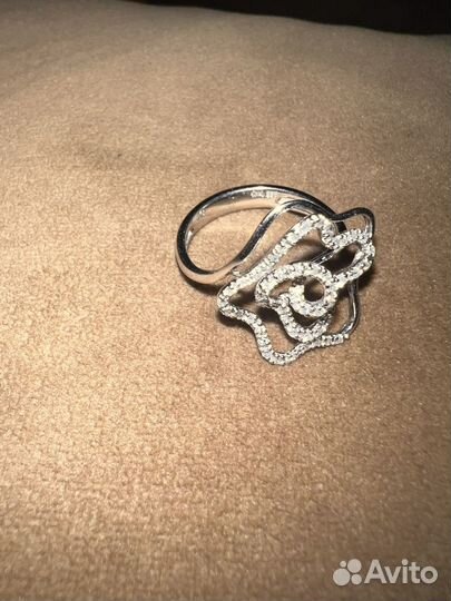 Золотое кольцо с бриллиантами