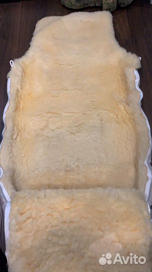 Меховой конверт из овчины в коляску