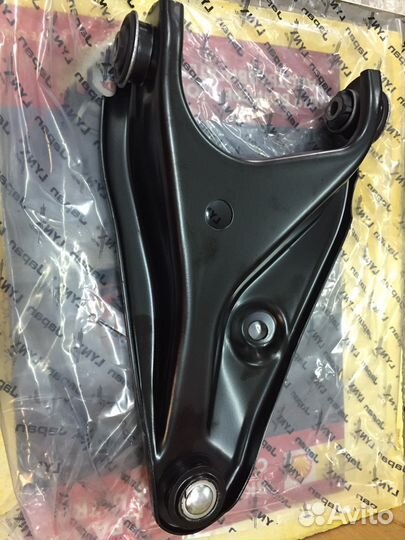 Рычаг подвески передний правый Логан