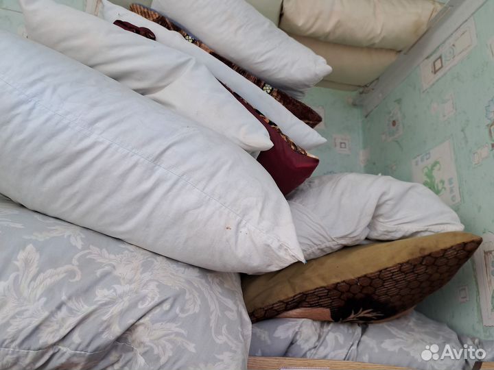 Подушки перьевые бу