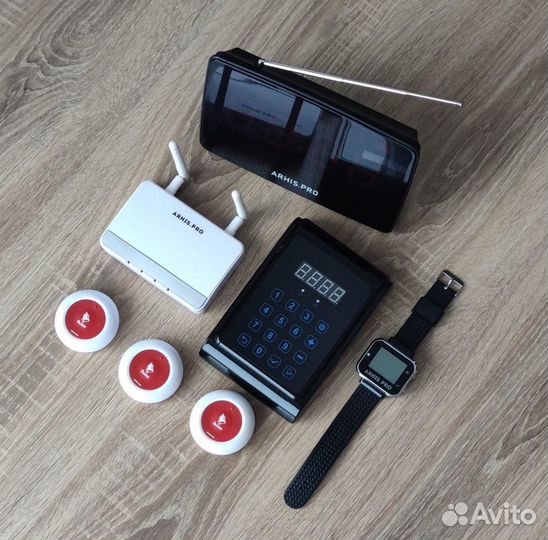 Кнопка вызова официанта с часами, табло, усилитель