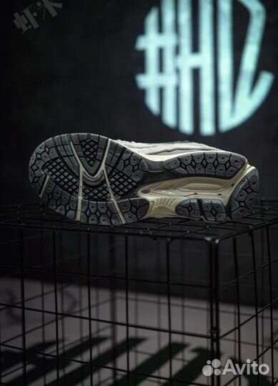 New Balance 2002r refined future (37-41)