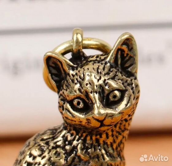 Фигурка кота